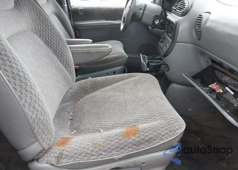 2000 Chrysler Grand Voyager Se z USA, uszkodzony, nr VIN 2C4GJ44R0YR767490